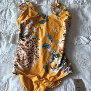 Albion women’s bathing suit, size large